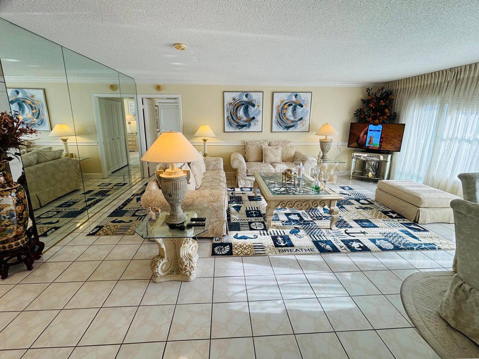 3900 Galt Ocean Drive, #608, Fort Lauderdale, FL 33308 Spacious living area