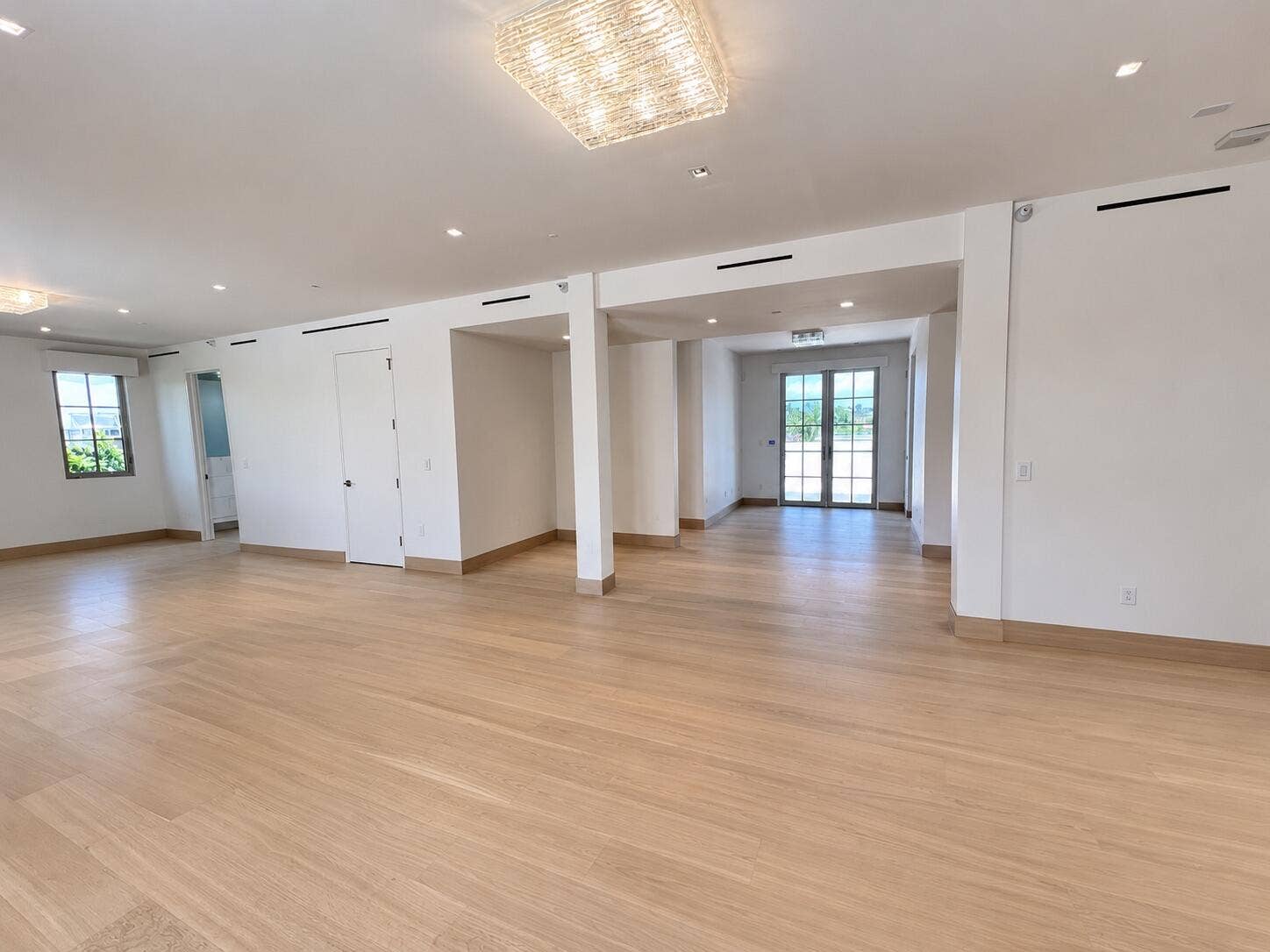 247 Worth Avenue, #Penthouse, Palm Beach, FL 33480 Living Space without Furnishings