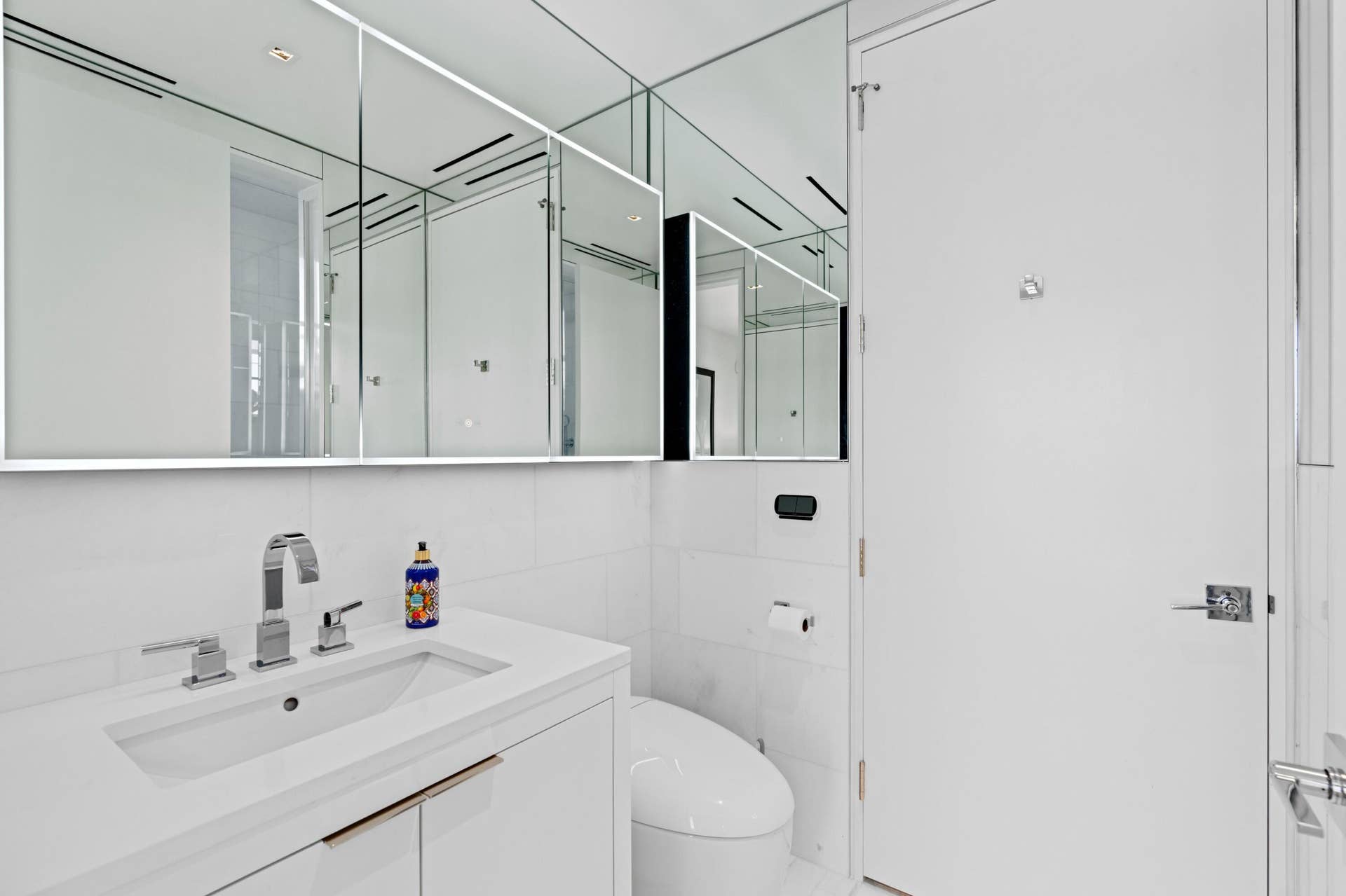 247 Worth Avenue, #Penthouse, Palm Beach, FL 33480 Secondary Full Bath