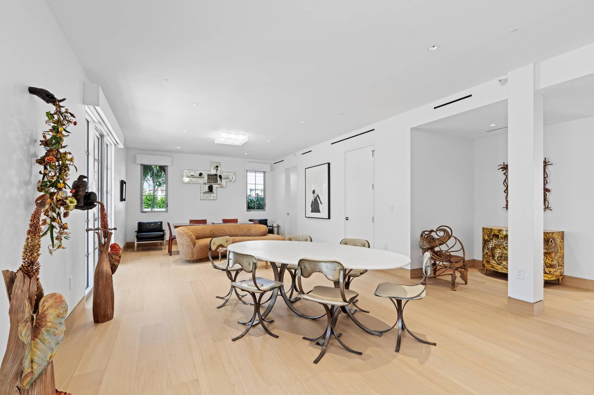 247 Worth Avenue, #Penthouse, Palm Beach, FL 33480 Living Area