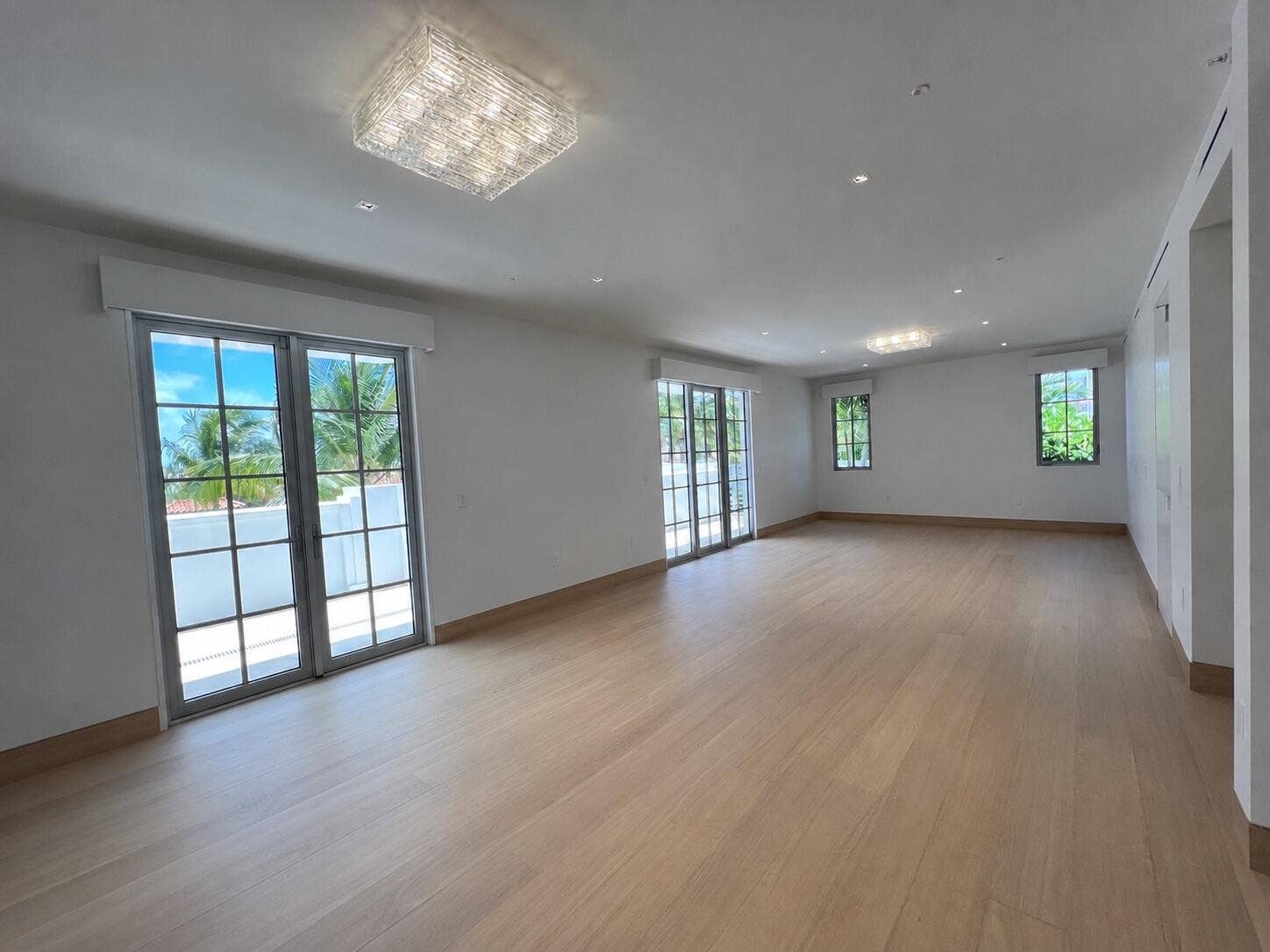 247 Worth Avenue, #Penthouse, Palm Beach, FL 33480 Living Space without furnishings