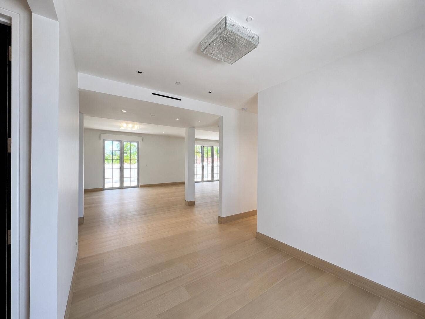 247 Worth Avenue, #Penthouse, Palm Beach, FL 33480 Foyer without Furnishings