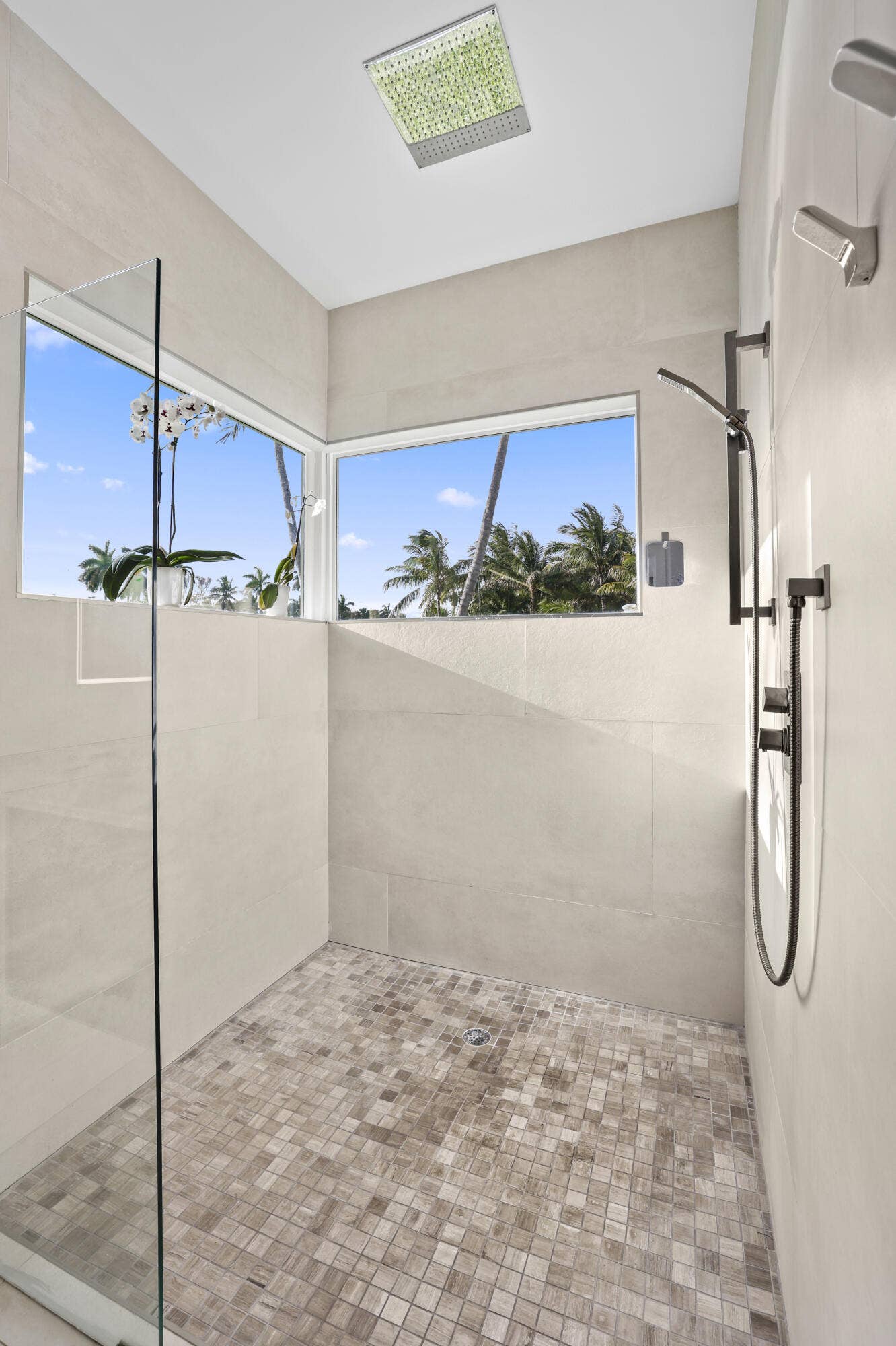 1321 Tangelo Isle, Fort Lauderdale, FL 33315 Walk-In Shower with Lots of Windows Without Sacrificing Privacy