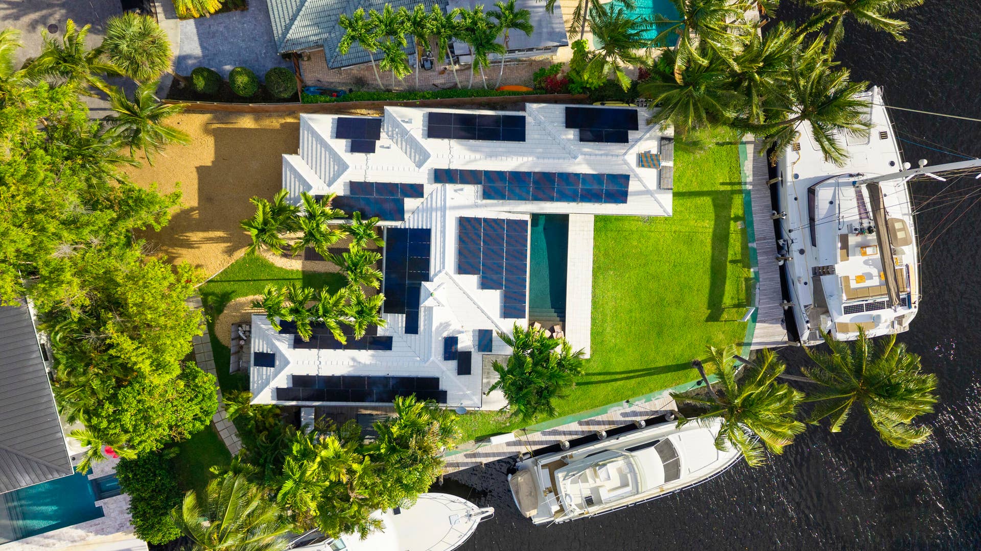 1321 Tangelo Isle, Fort Lauderdale, FL 33315 225' waterfront & solar panels