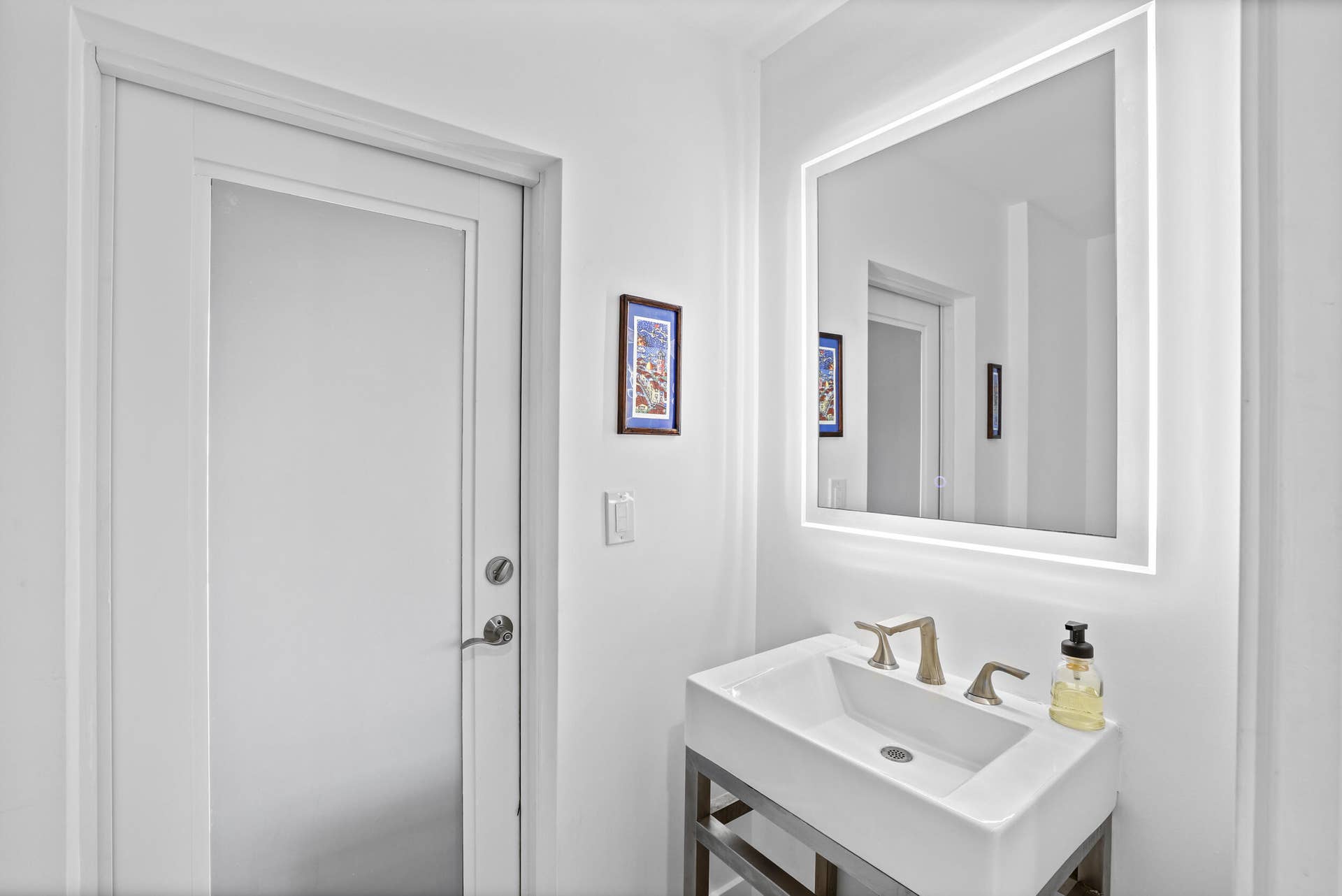 1321 Tangelo Isle, Fort Lauderdale, FL 33315 Cabana Bath & Powder Room