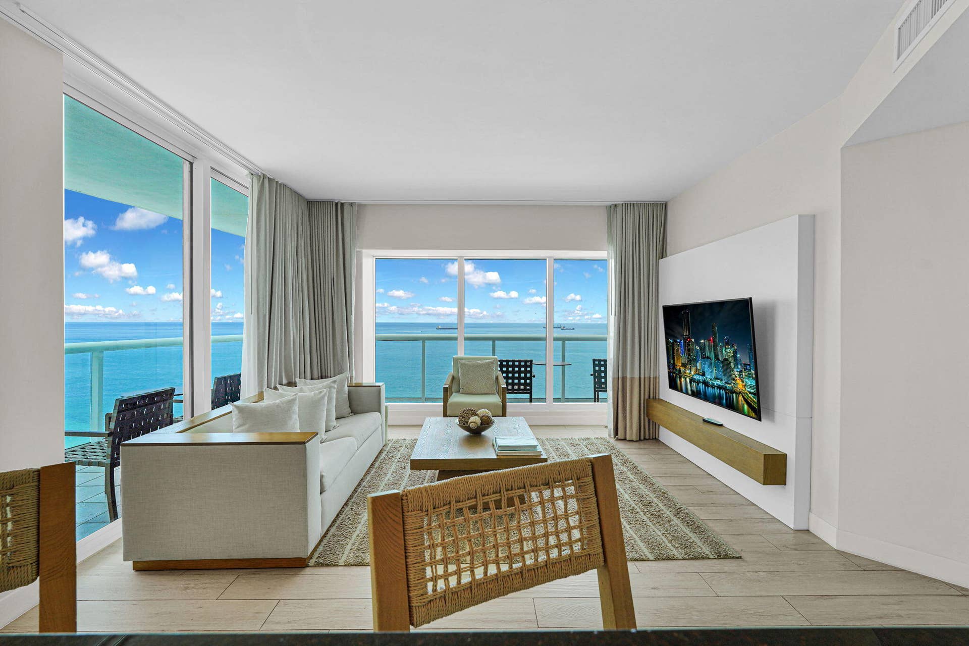 505 N Fort Lauderdale Beach Boulevard, #2018, Fort Lauderdale, FL 33304 37-web-or-mls-DSC05278