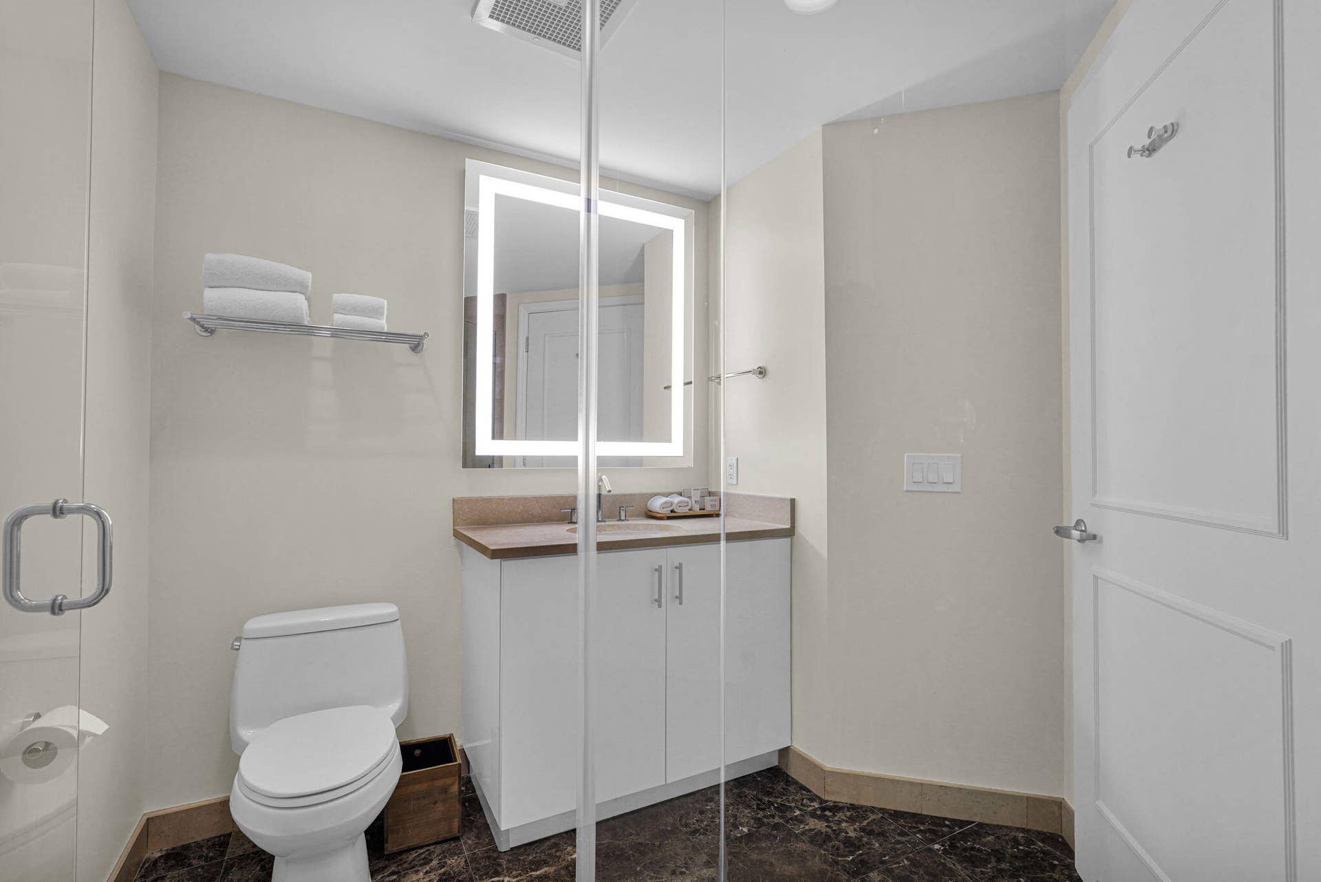 505 N Fort Lauderdale Beach Boulevard, #2018, Fort Lauderdale, FL 33304 Guest Bath