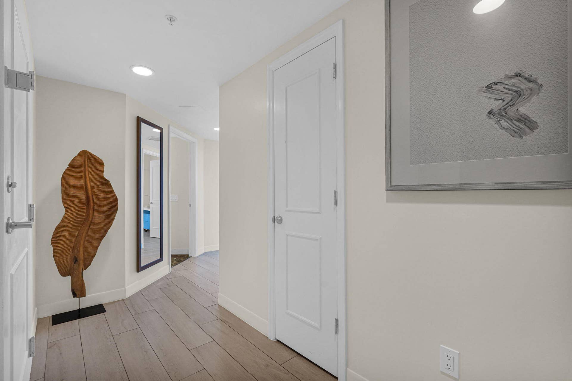 505 N Fort Lauderdale Beach Boulevard, #2018, Fort Lauderdale, FL 33304 Foyer