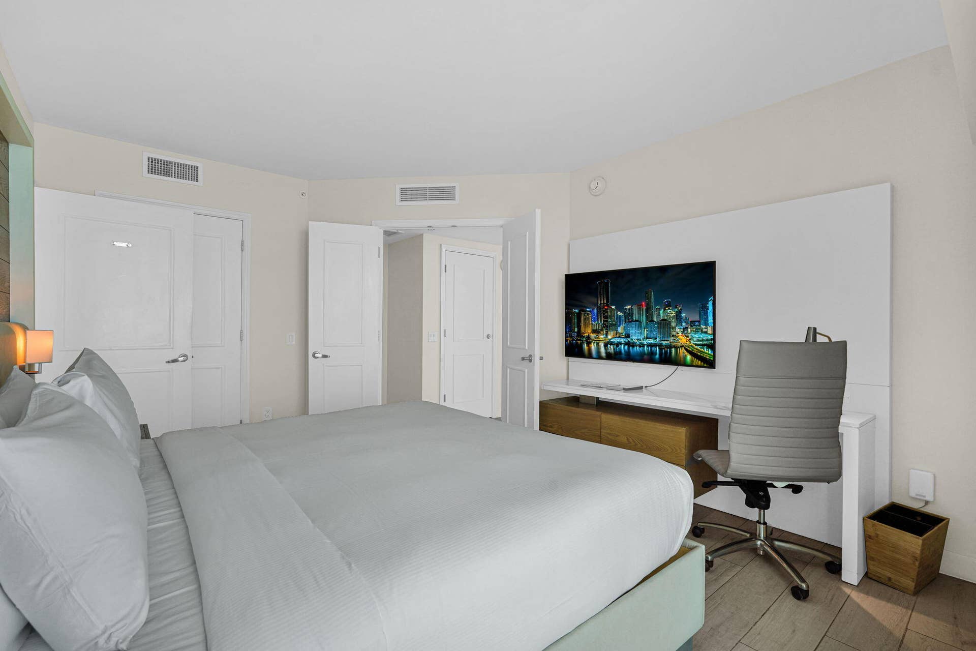 505 N Fort Lauderdale Beach Boulevard, #2018, Fort Lauderdale, FL 33304 20-web-or-mls-DSC05584