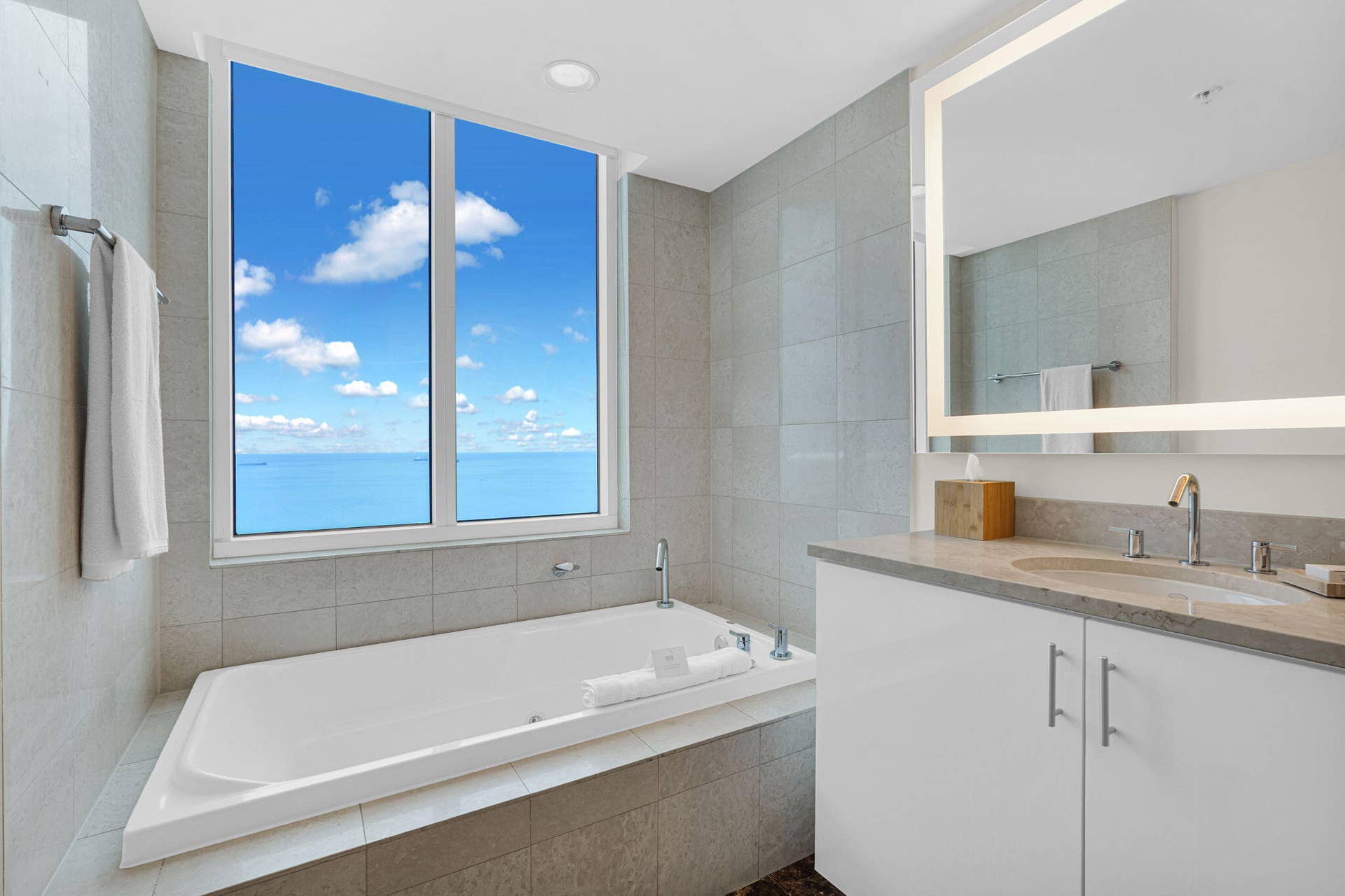 505 N Fort Lauderdale Beach Boulevard, #2018, Fort Lauderdale, FL 33304 Main Bath
