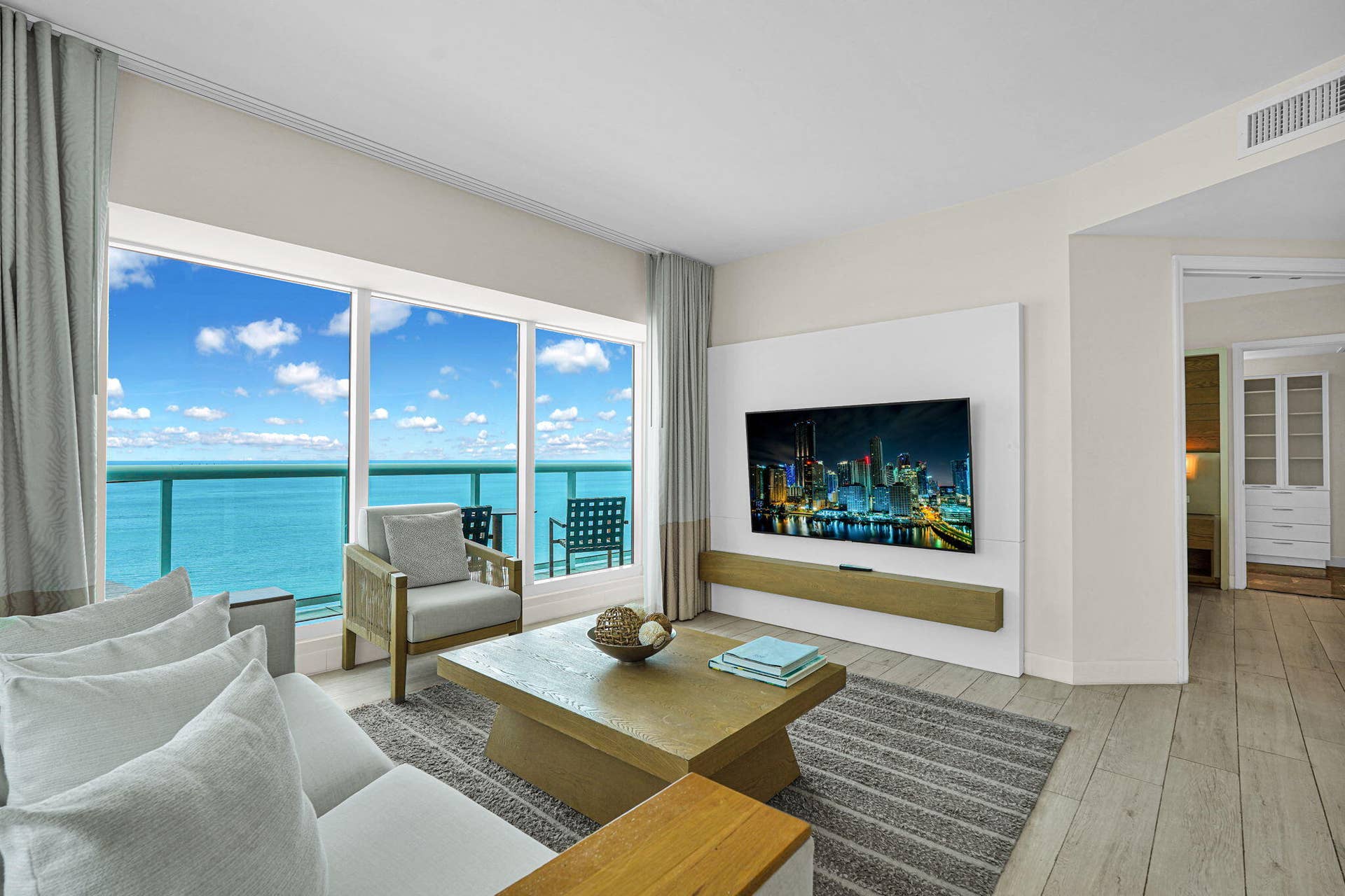 505 N Fort Lauderdale Beach Boulevard, #2018, Fort Lauderdale, FL 33304 42-web-or-mls-DSC05405