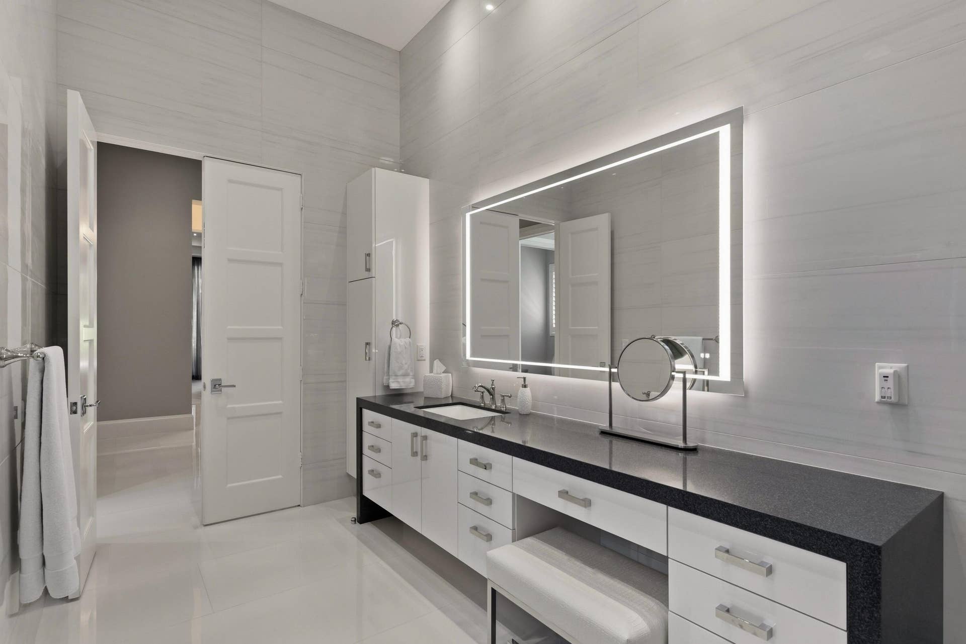 17661 Scarsdale Way, Boca Raton, FL 33496 her bathroom