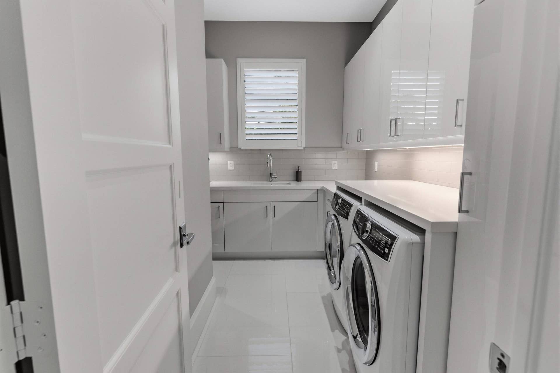 17661 Scarsdale Way, Boca Raton, FL 33496 laundry room