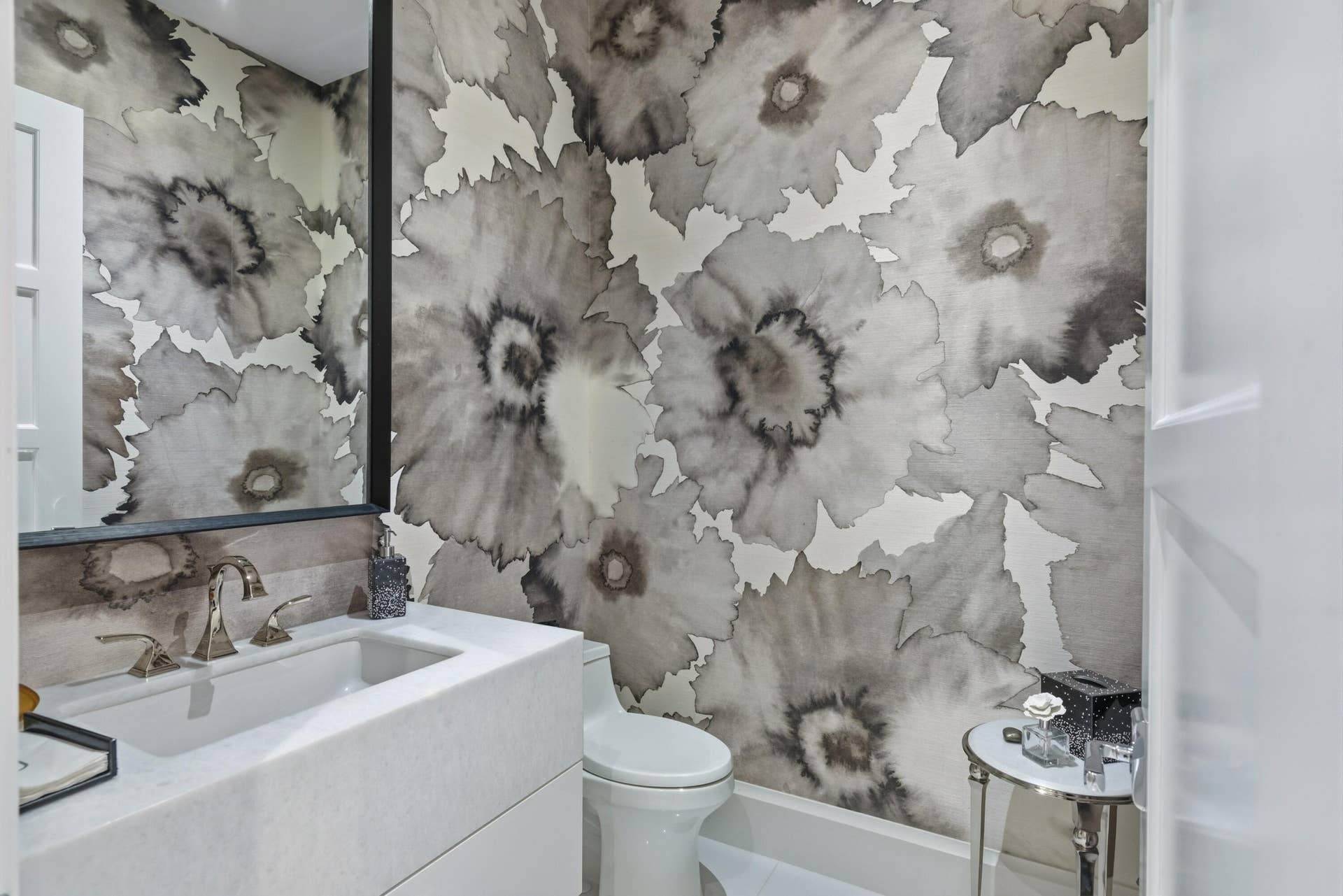 17661 Scarsdale Way, Boca Raton, FL 33496 powder room