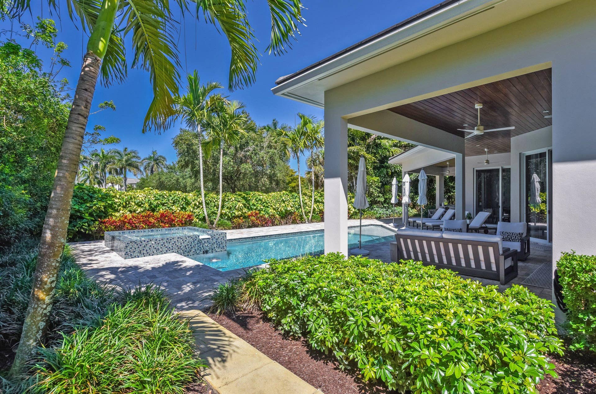 17661 Scarsdale Way, Boca Raton, FL 33496 pool/covered loggia