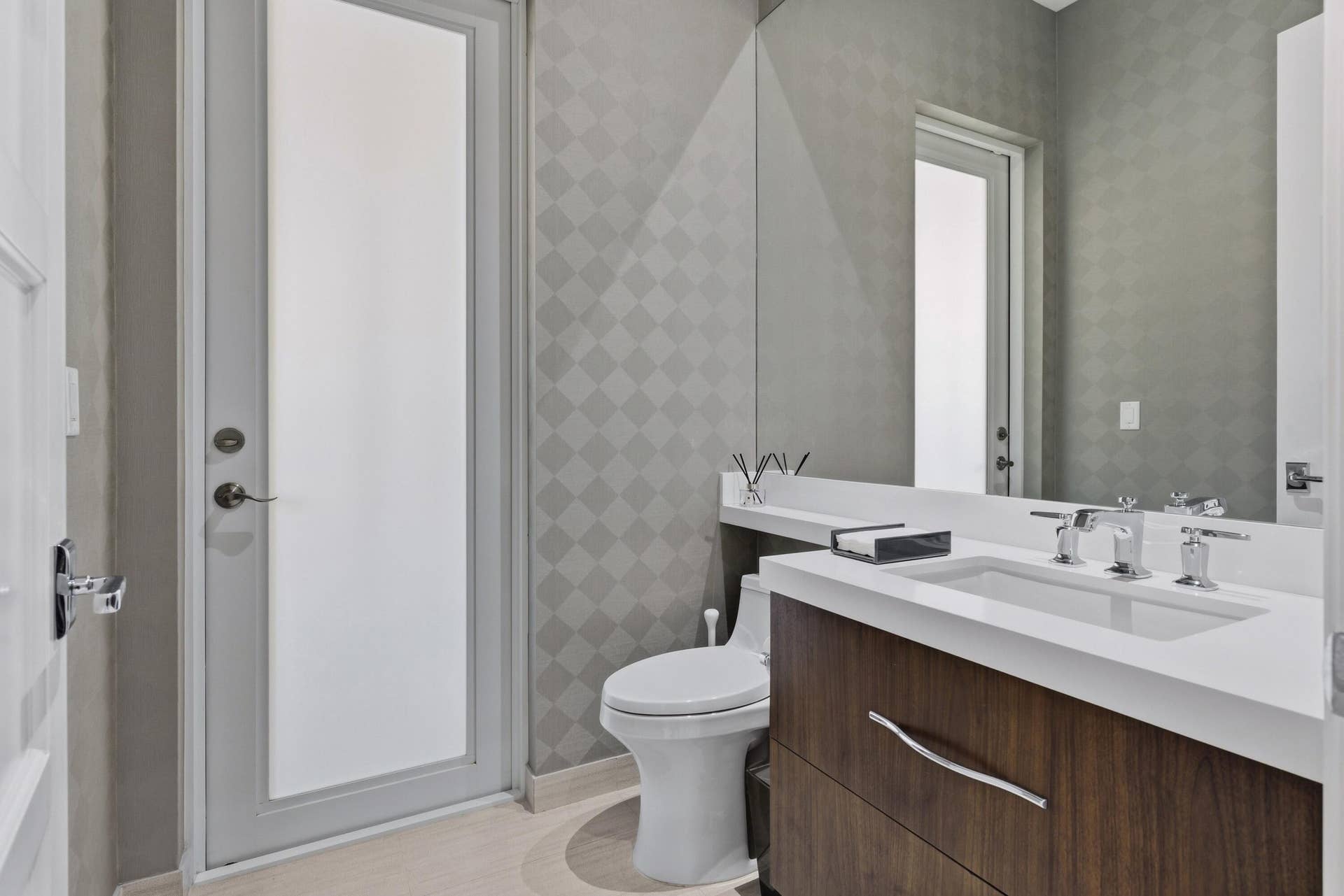 17661 Scarsdale Way, Boca Raton, FL 33496 cabana bath