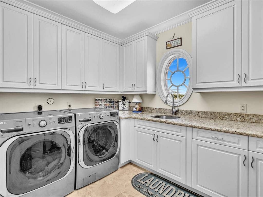 4431 NE 24th Avenue, Lighthouse Point, FL 33064 Main Laundry room