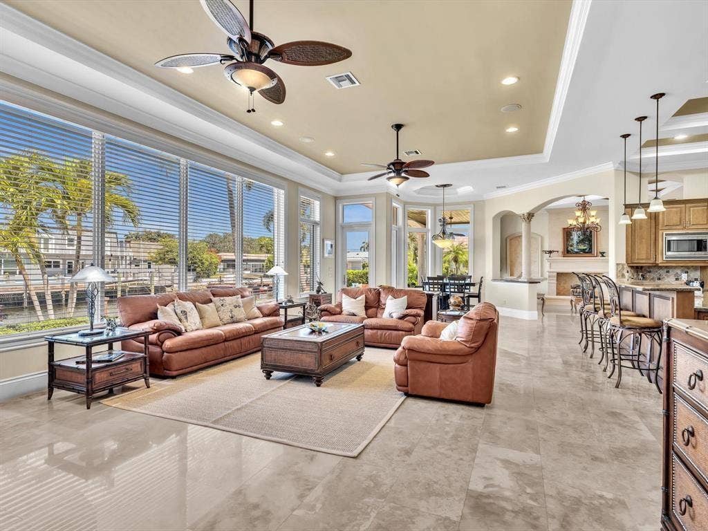 4431 NE 24th Avenue, Lighthouse Point, FL 33064 Family room with waterview