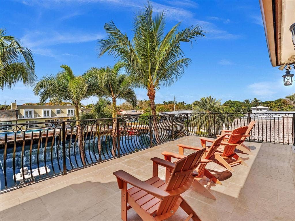 4431 NE 24th Avenue, Lighthouse Point, FL 33064 Patio with elevated waterview
