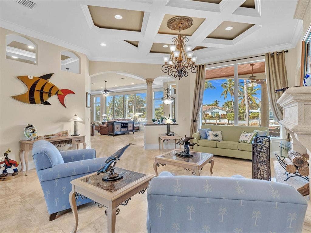 4431 NE 24th Avenue, Lighthouse Point, FL 33064 Living room with waterview