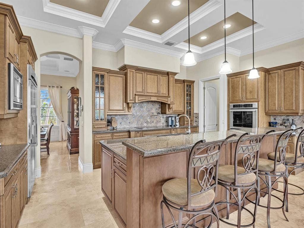 4431 NE 24th Avenue, Lighthouse Point, FL 33064 Kitchen