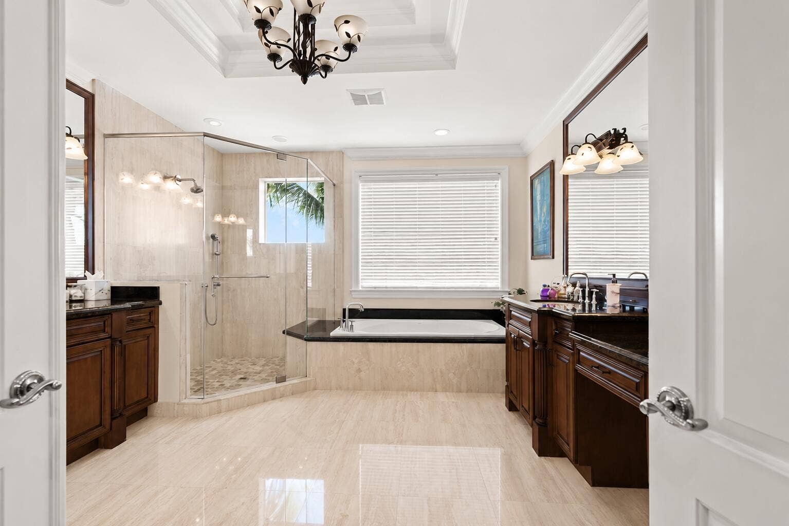 4431 NE 24th Avenue, Lighthouse Point, FL 33064 Primary bathroom