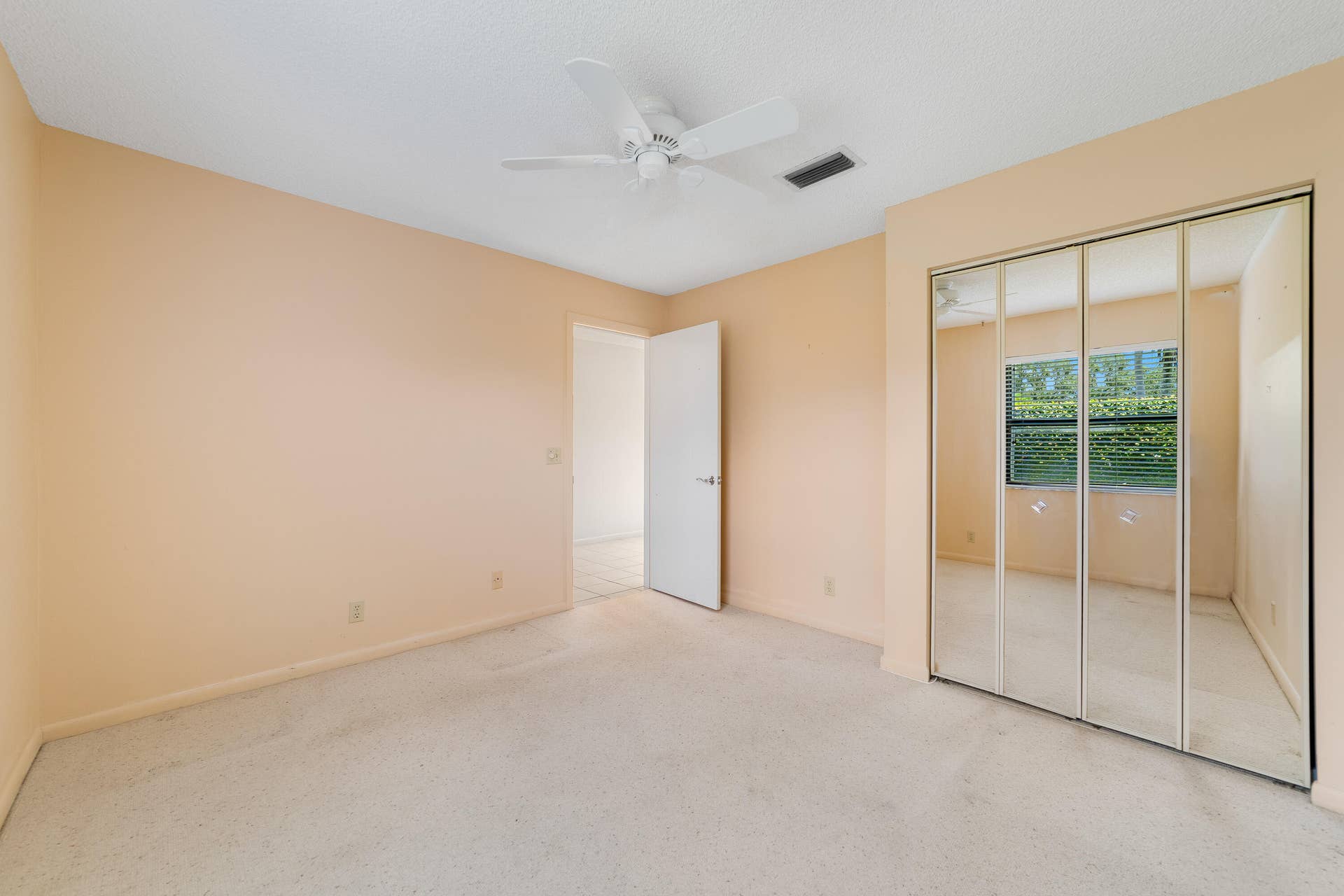 302 Deer Creek Wildwood Lane E, Deerfield Beach, FL 33442 DSC01740