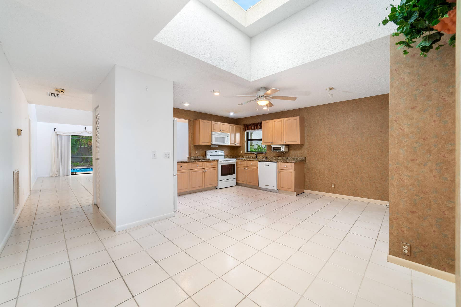 302 Deer Creek Wildwood Lane E, Deerfield Beach, FL 33442 DSC01402