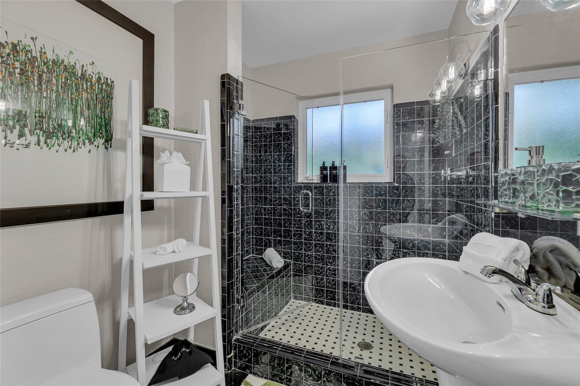272 Imperial Lane, Lauderdale By The Sea, FL 33308 Hallway Full Bathroom