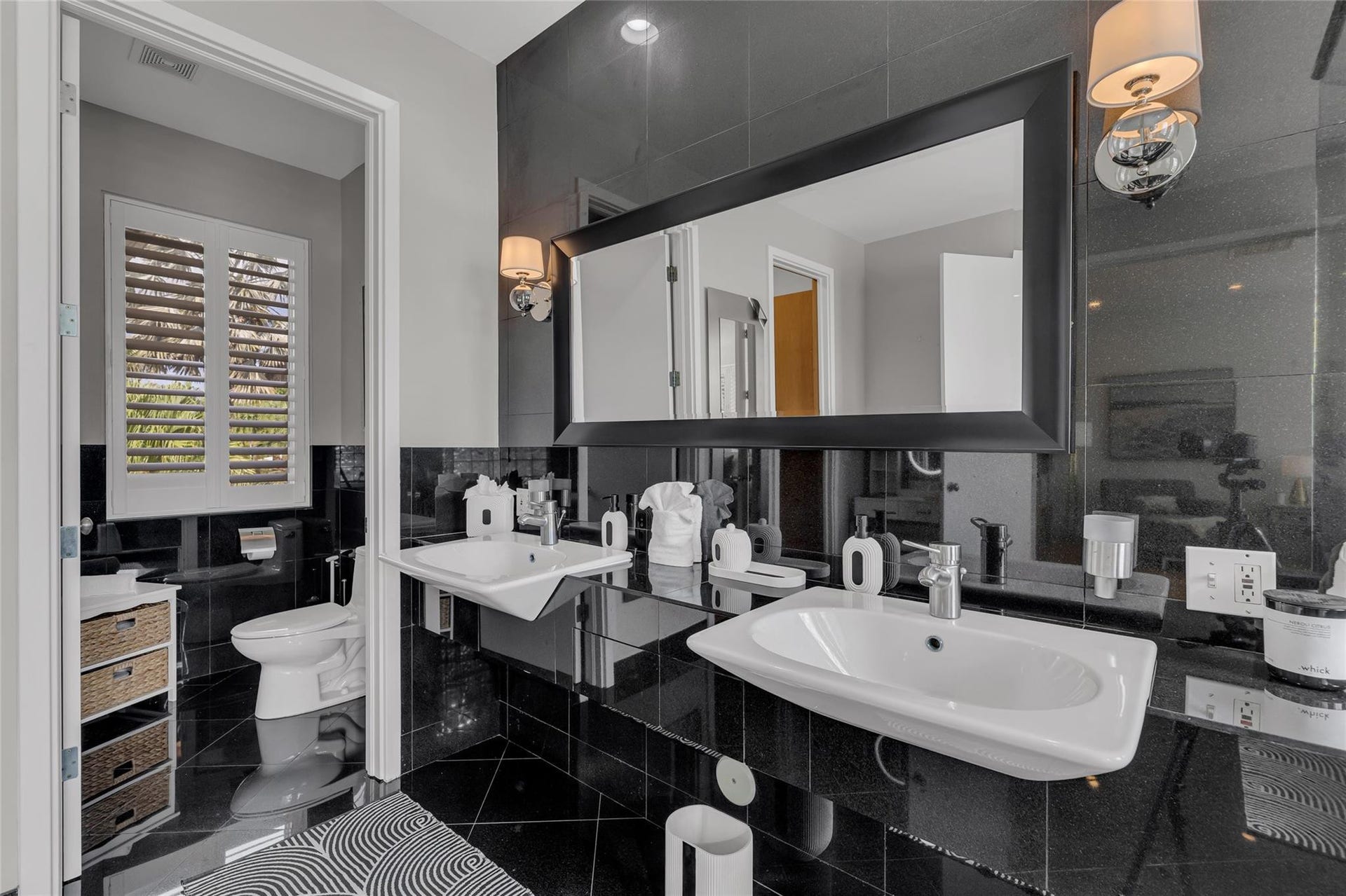 272 Imperial Lane, Lauderdale By The Sea, FL 33308 Primary En Suite Bathroom