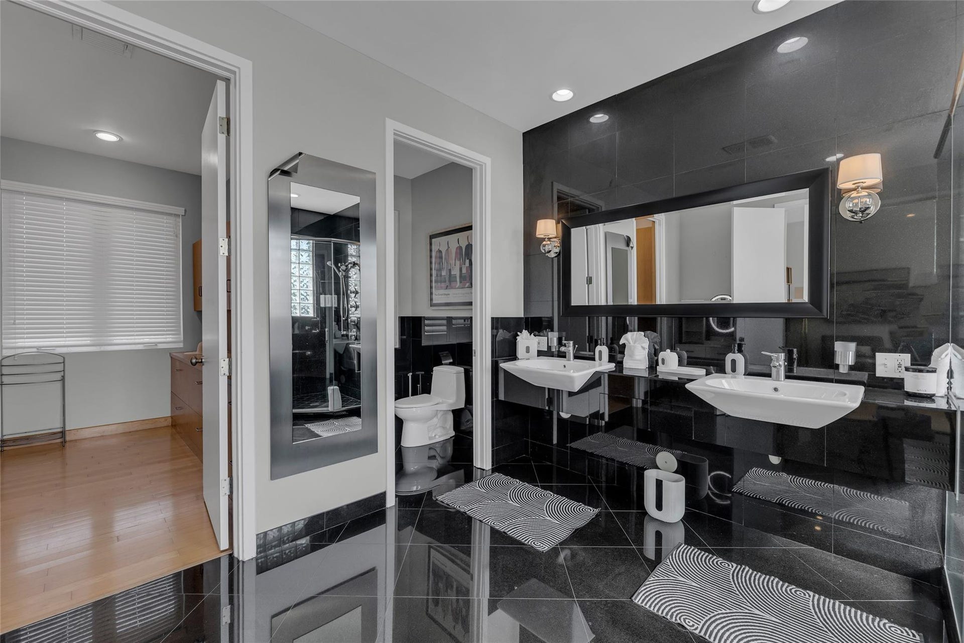 272 Imperial Lane, Lauderdale By The Sea, FL 33308 Primary En Suite Bathroom