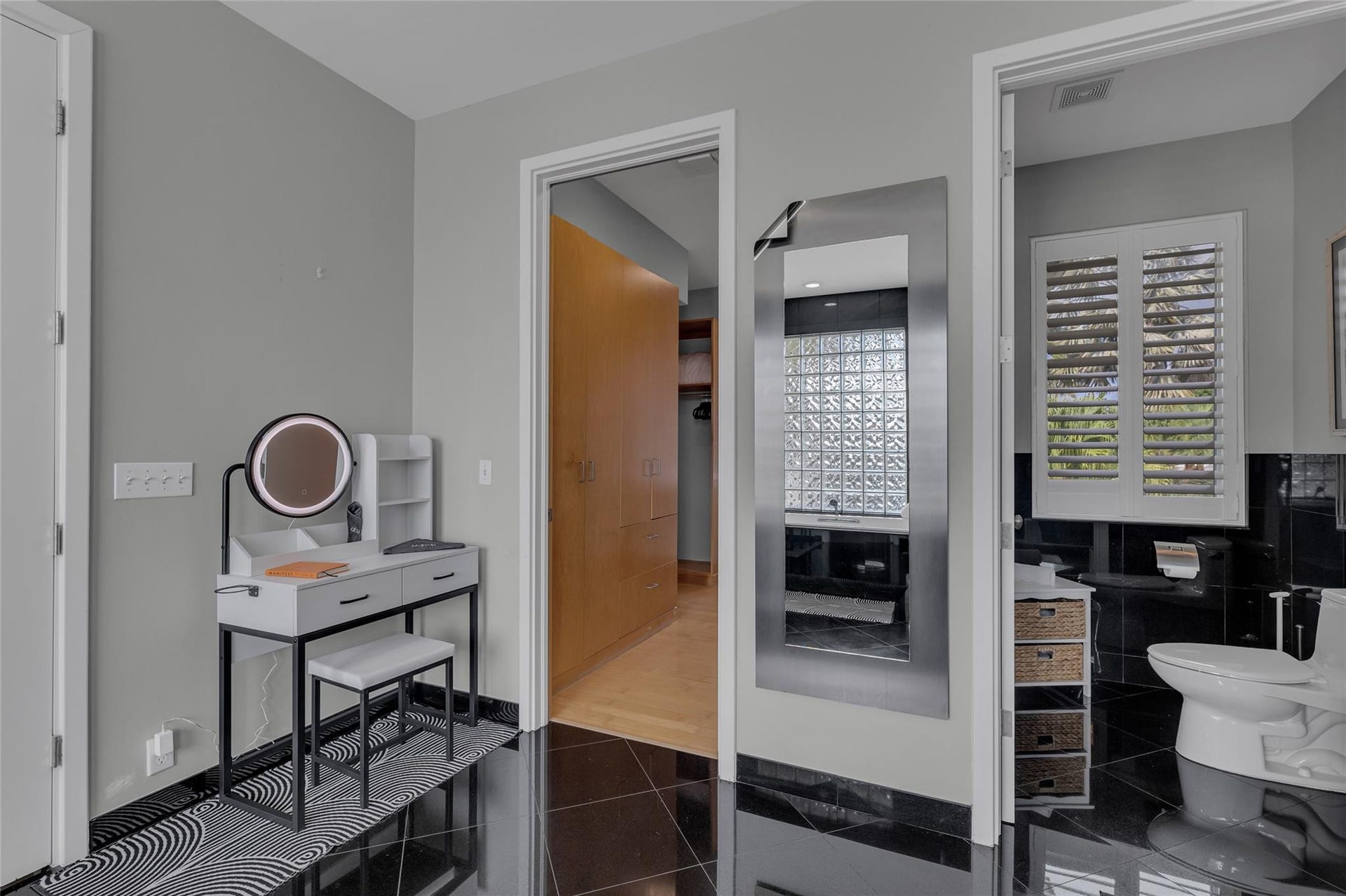 272 Imperial Lane, Lauderdale By The Sea, FL 33308 Primary En Suite Bathroom