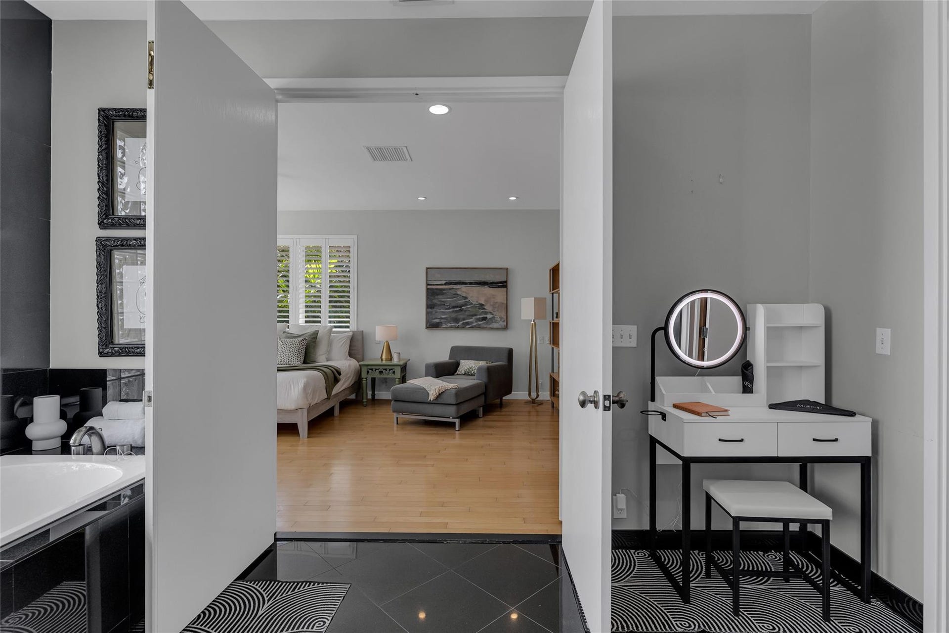 272 Imperial Lane, Lauderdale By The Sea, FL 33308 Primary En Suite Bathroom