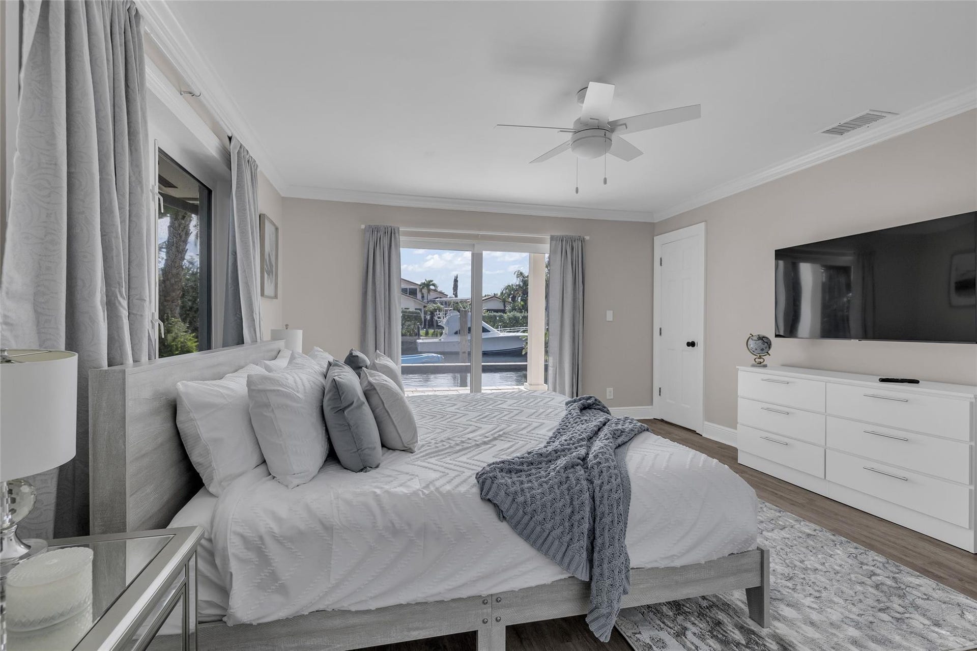 272 Imperial Lane, Lauderdale By The Sea, FL 33308 2nd Primary En Suite (Downstairs) King Size Bed