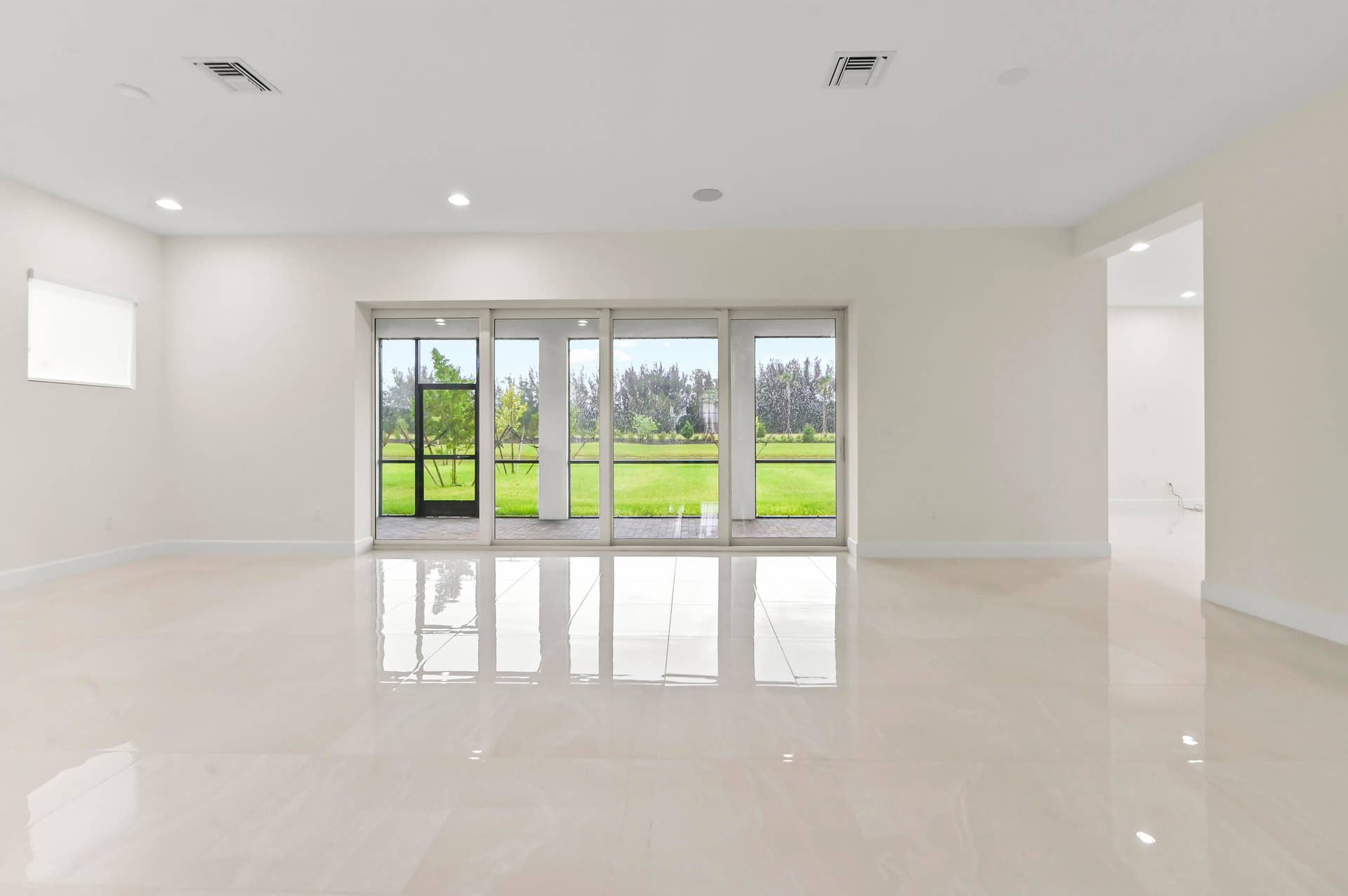 15030 Wildwood Circle, Westlake, FL 33470 07 Living room 01