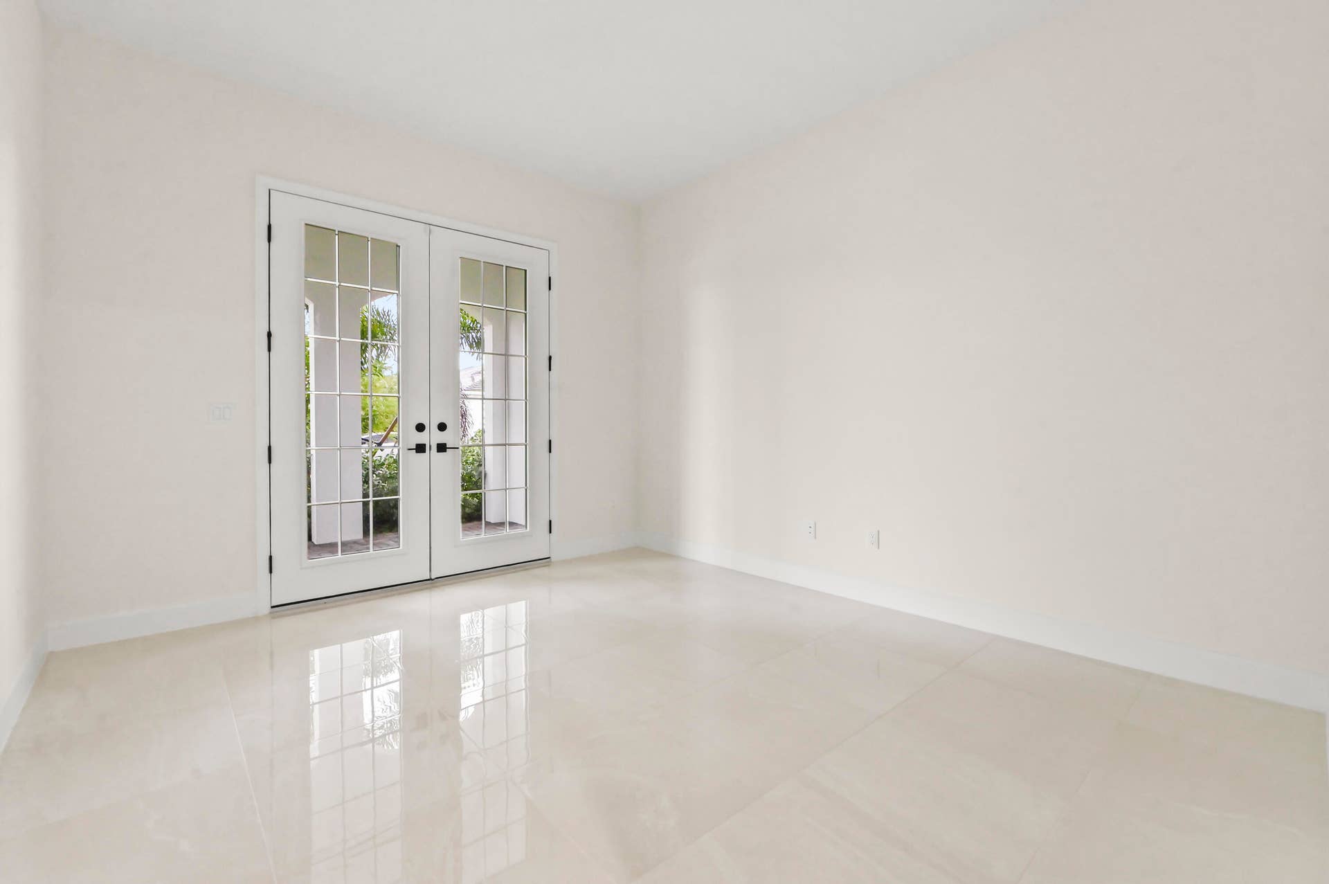 15030 Wildwood Circle, Westlake, FL 33470 18 Bedroom 01