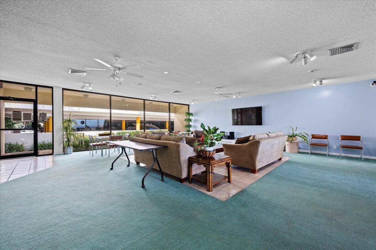 3540 S Ocean Boulevard, #309, South Palm Beach, FL 33480 Lounge Area