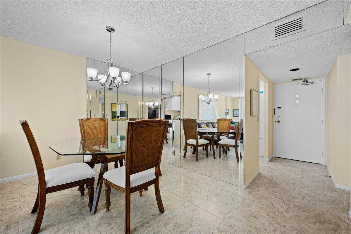 3540 S Ocean Boulevard, #309, South Palm Beach, FL 33480 Dining Area