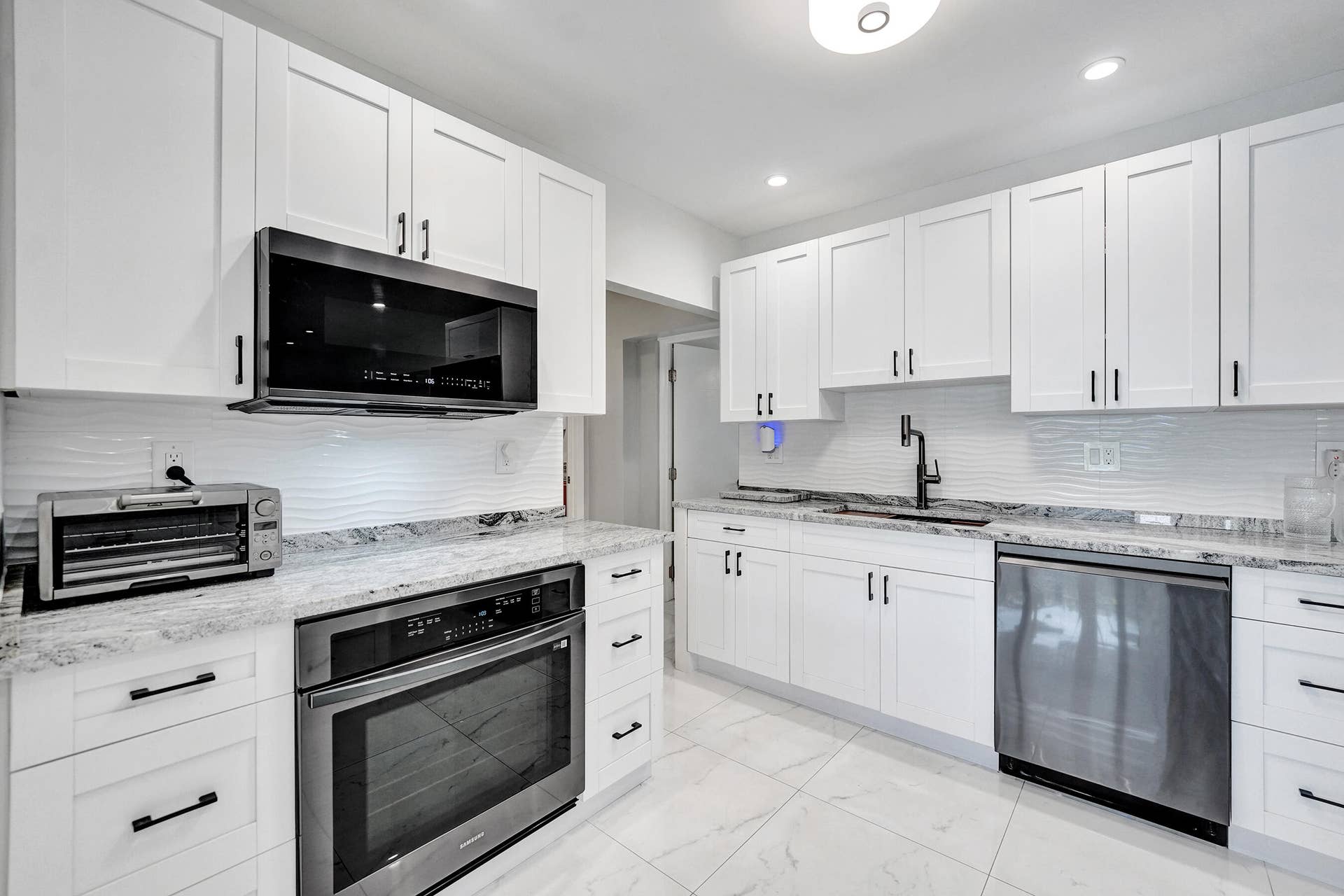 1431 S Ocean Boulevard, #2, Lauderdale By The Sea, FL 33062 10-kitchen DSC03222