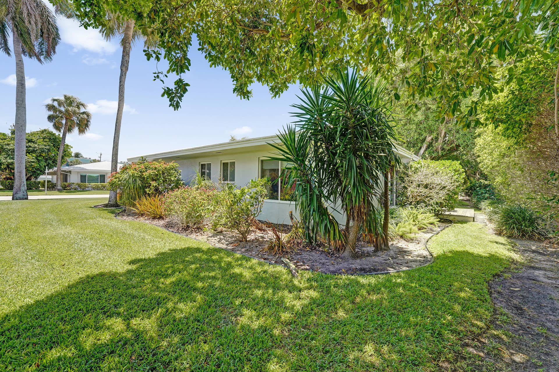 1431 S Ocean Boulevard, #2, Lauderdale By The Sea, FL 33062 35-back yard DSC03357