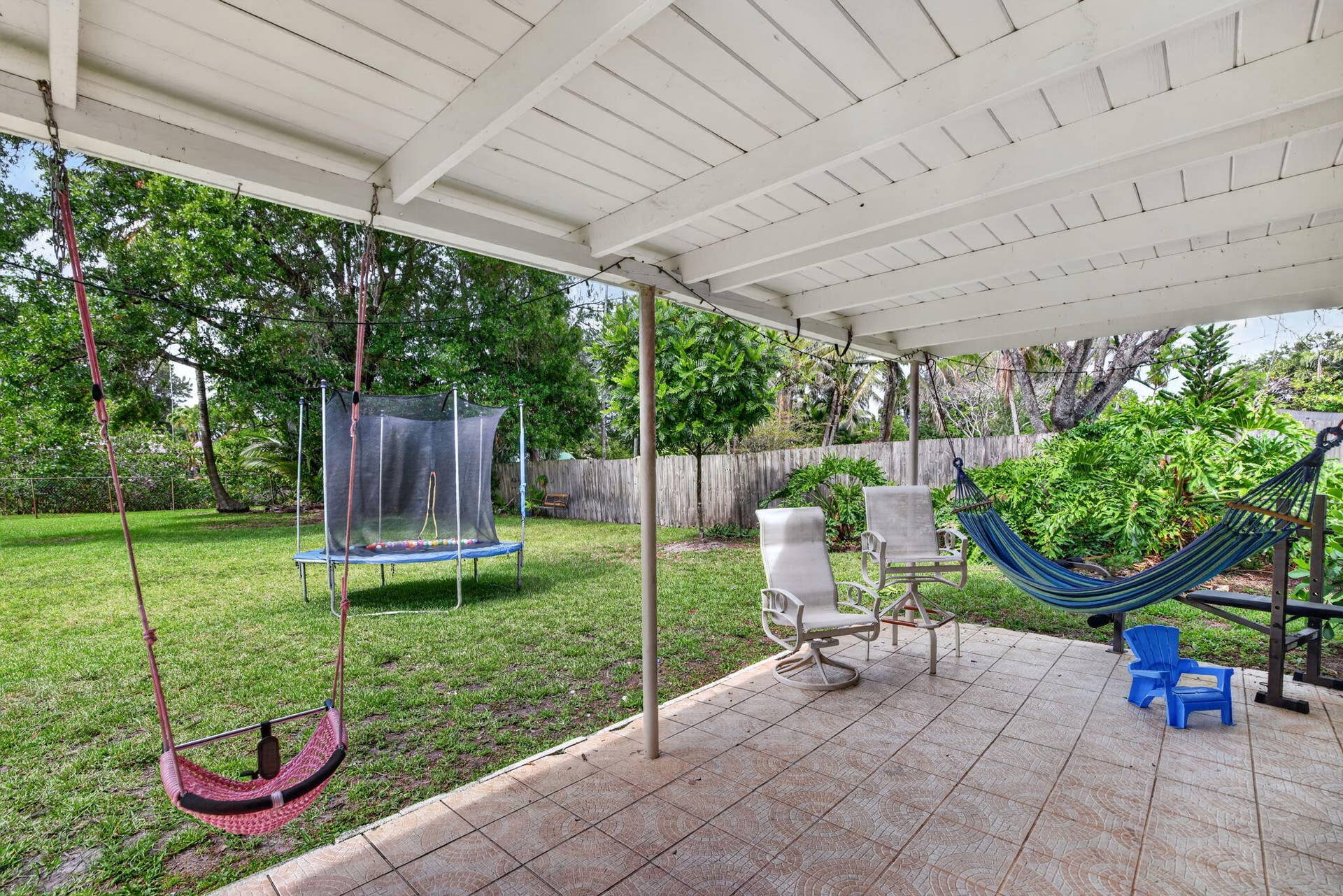 633 NW 30th Street, Wilton Manors, FL 33311 37-web-or-mls-B699A1273