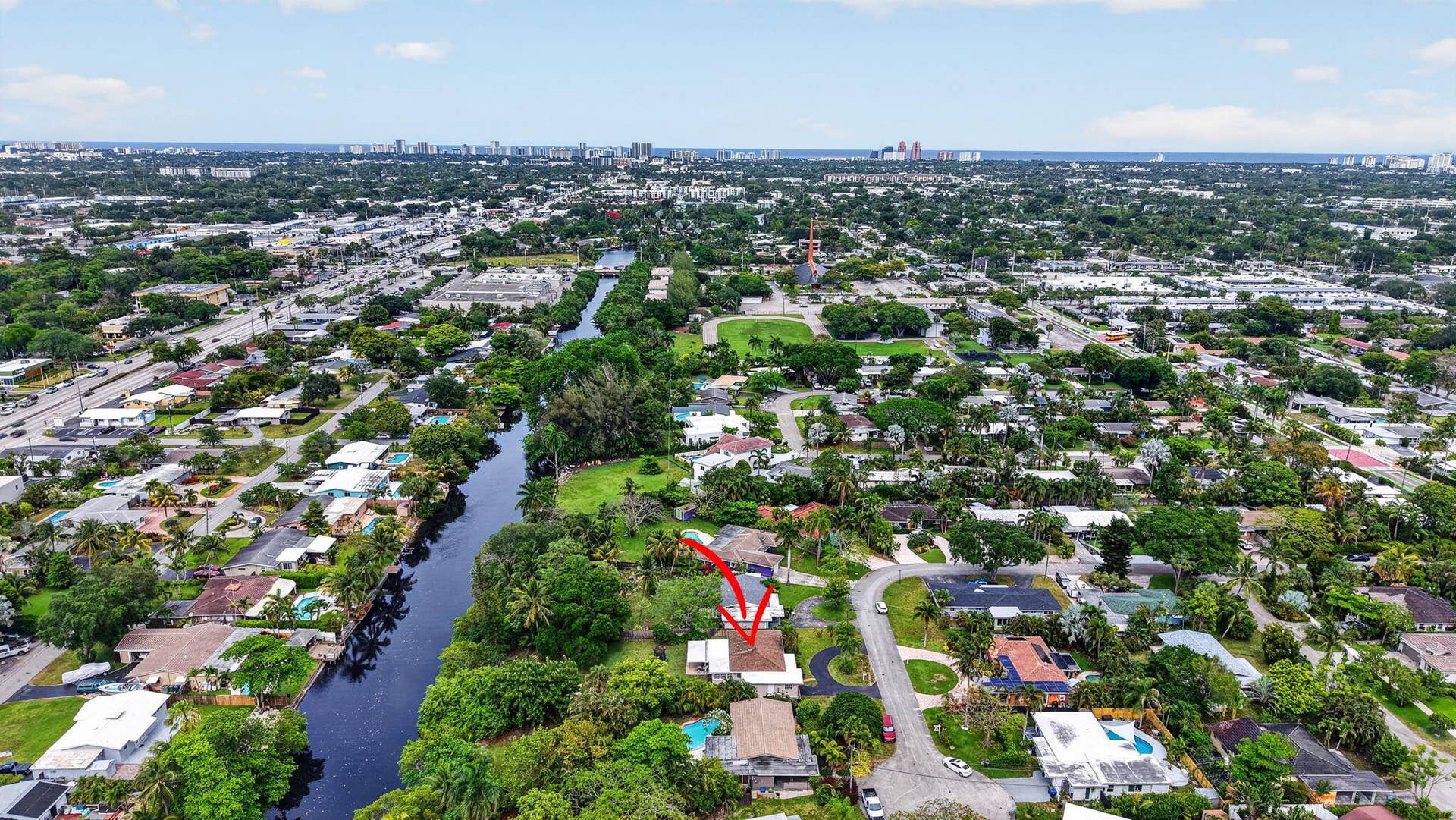 633 NW 30th Street, Wilton Manors, FL 33311 61-web-or-mls-DJI_20260512162057_0831_D