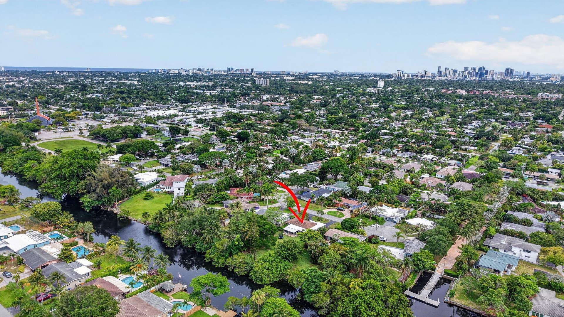 633 NW 30th Street, Wilton Manors, FL 33311 55-web-or-mls-DJI_20260512161925_0802_D