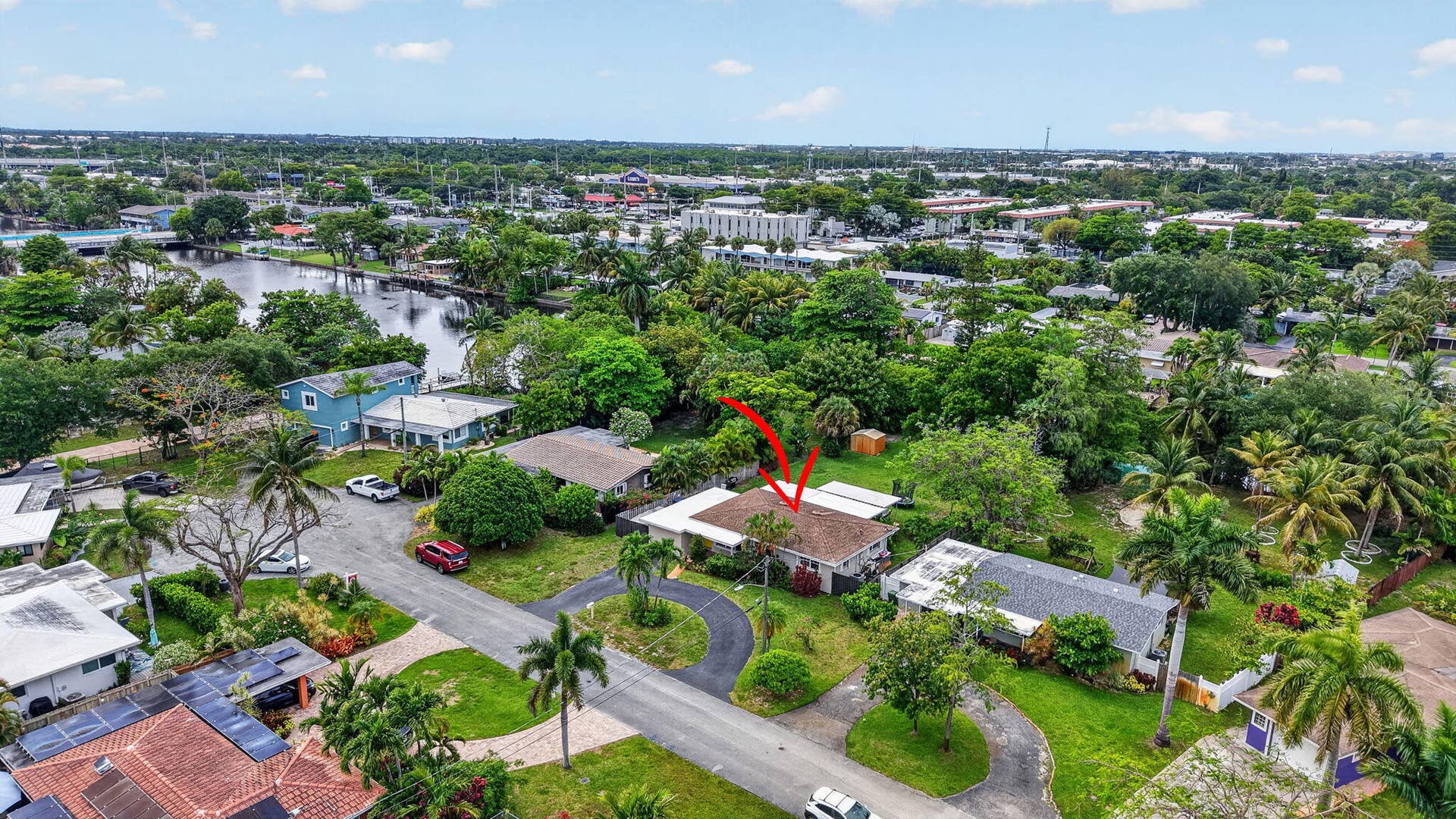 633 NW 30th Street, Wilton Manors, FL 33311 50-web-or-mls-DJI_20260512161821_0771_D