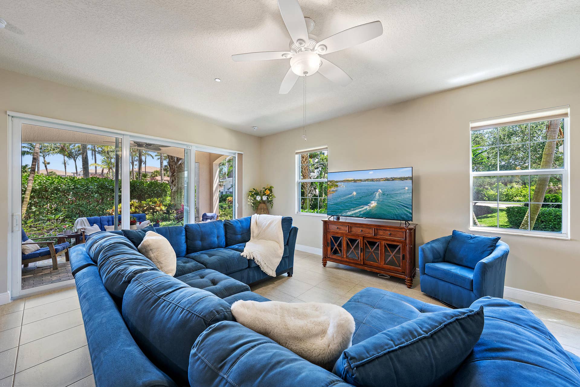 13501 Treasure Cove Circle, North Palm Beach, FL 33408 Living Room