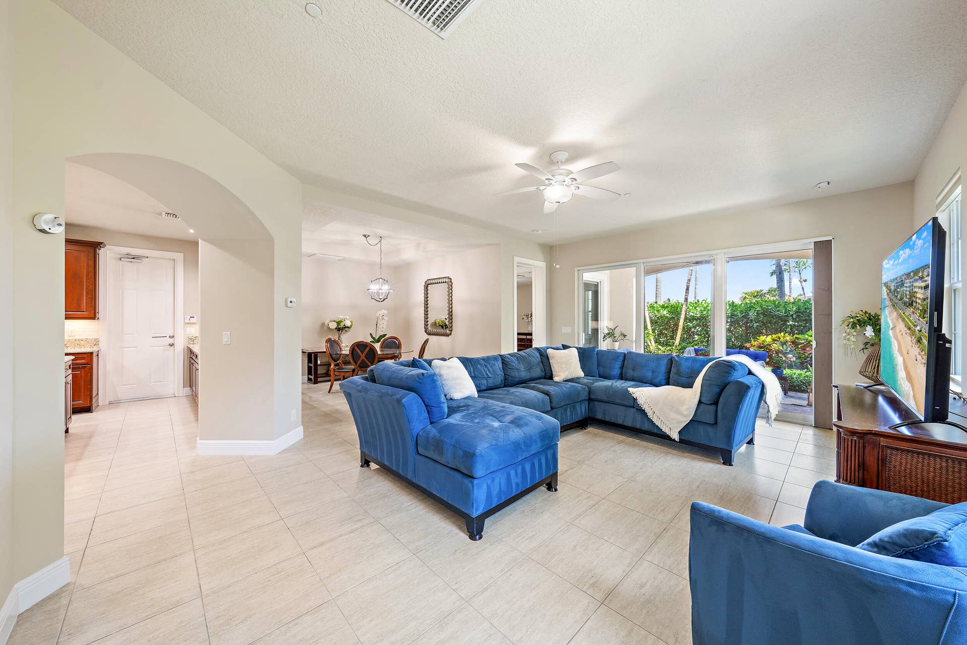 13501 Treasure Cove Circle, North Palm Beach, FL 33408 Living Room