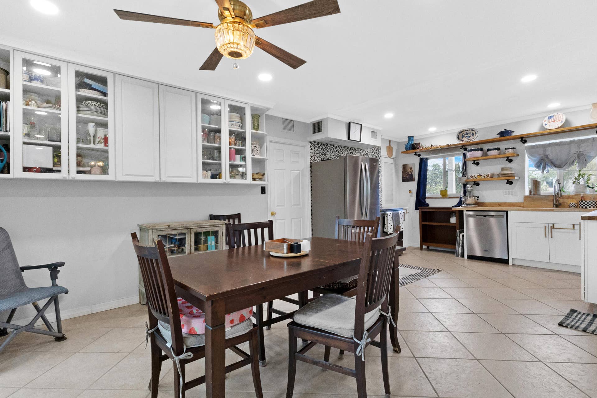 1000 SE 4th Street, #209-210, Fort Lauderdale, FL 33301 Living / dining