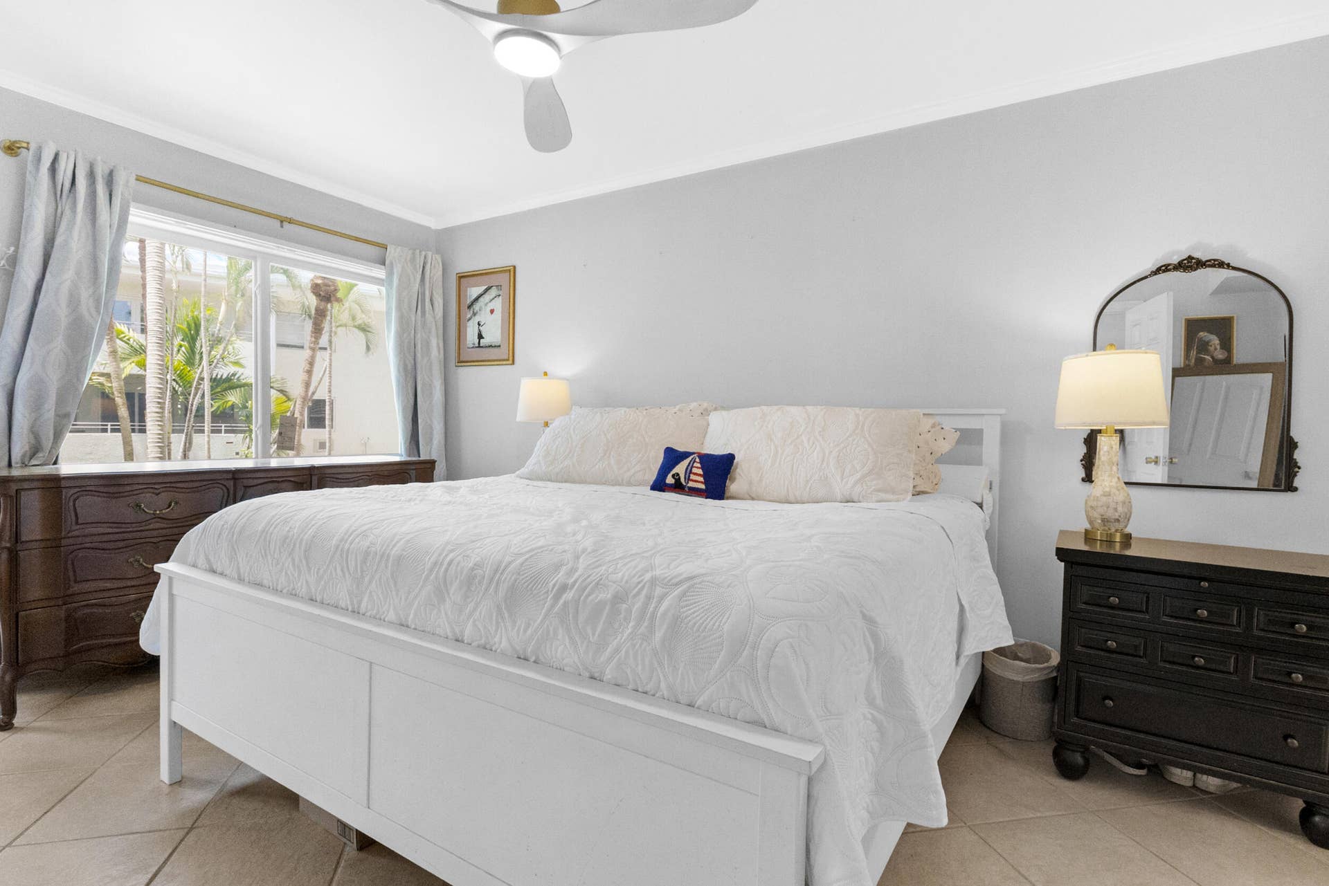 1000 SE 4th Street, #209-210, Fort Lauderdale, FL 33301 Master bedroom with entrance to baloney