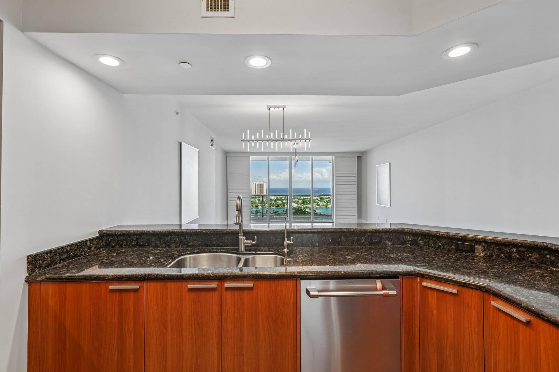 2640 Lake Shore Drive, #2508, Riviera Beach, FL 33404 10-web-or-mls-Lake Shore Dr 2508-S2105-0