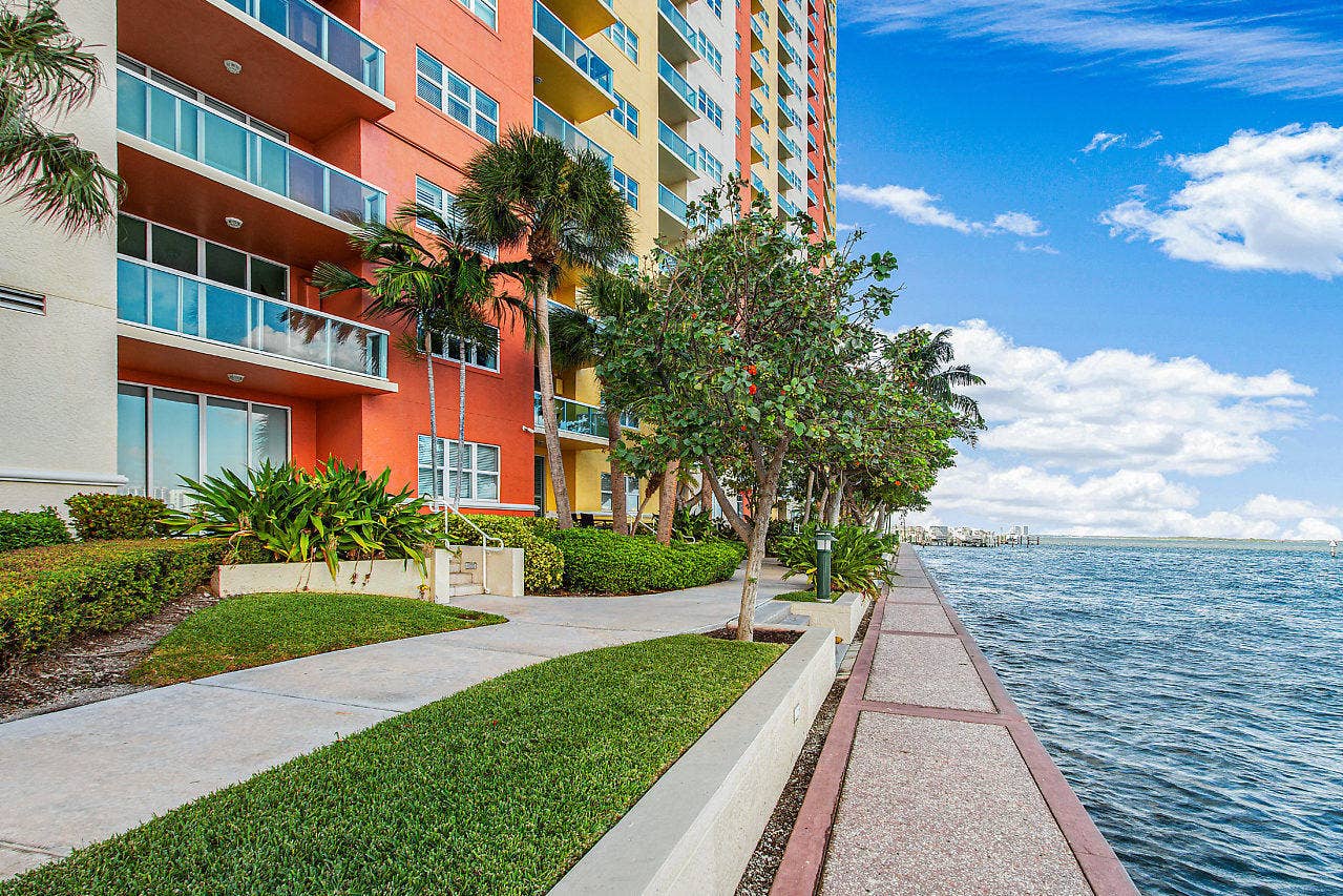2640 Lake Shore Drive, #2508, Riviera Beach, FL 33404 045-2650LakeShoreDr-RivieraBeach-FL-smal